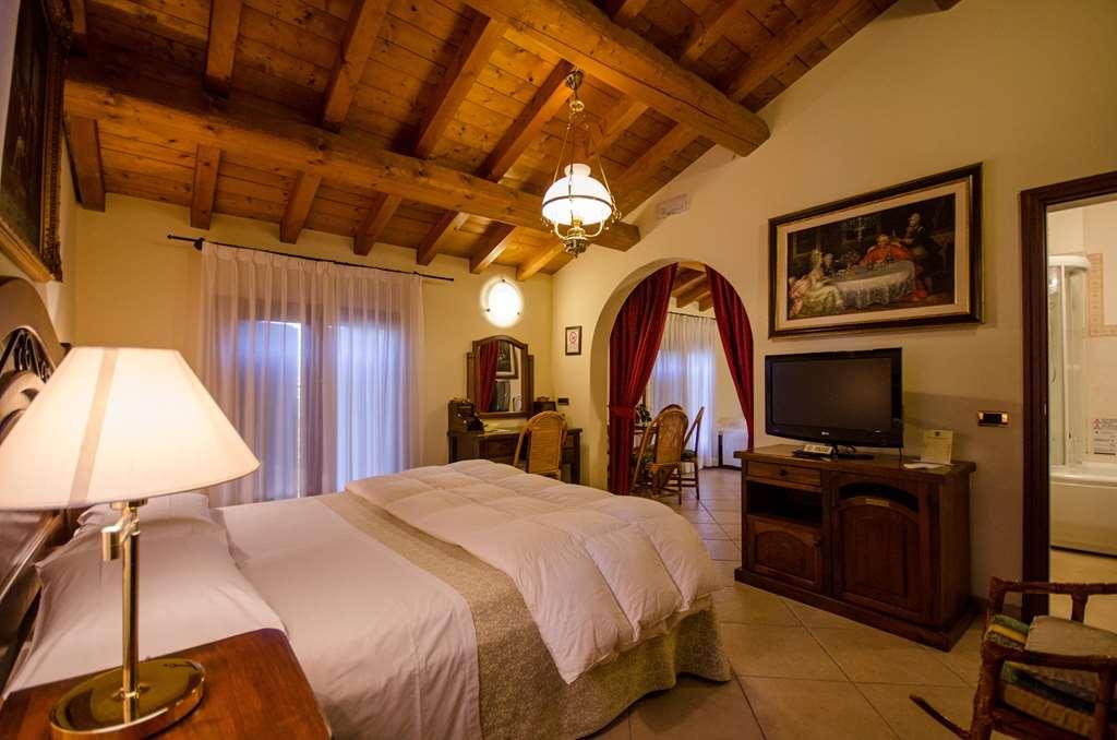 Hotel Corte Vecchia San Prospero Zimmer foto